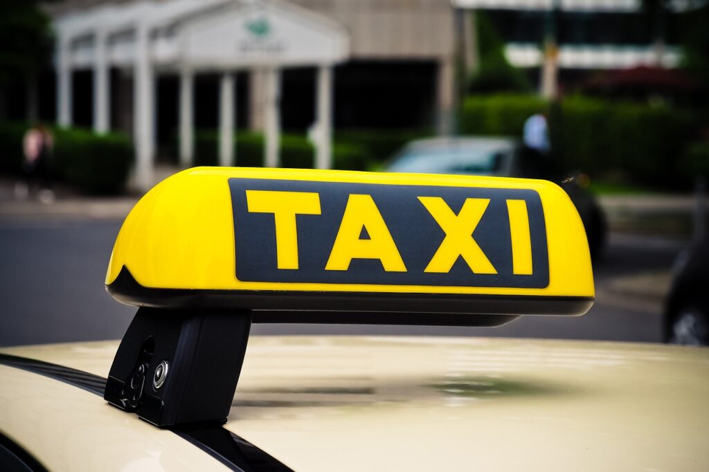 Inclusione a parole, barriere sui taxi: diario di una mobilità negata